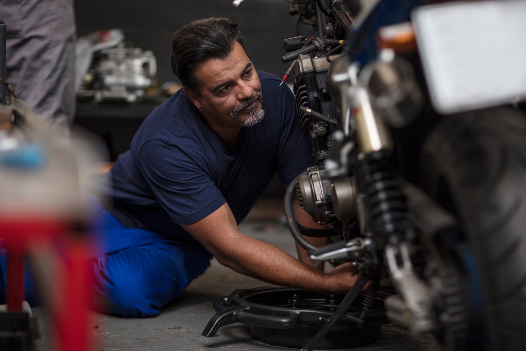 Top 7 Motorcycle Maintenance Tasks You Can Do at Home with an Inspection Camera